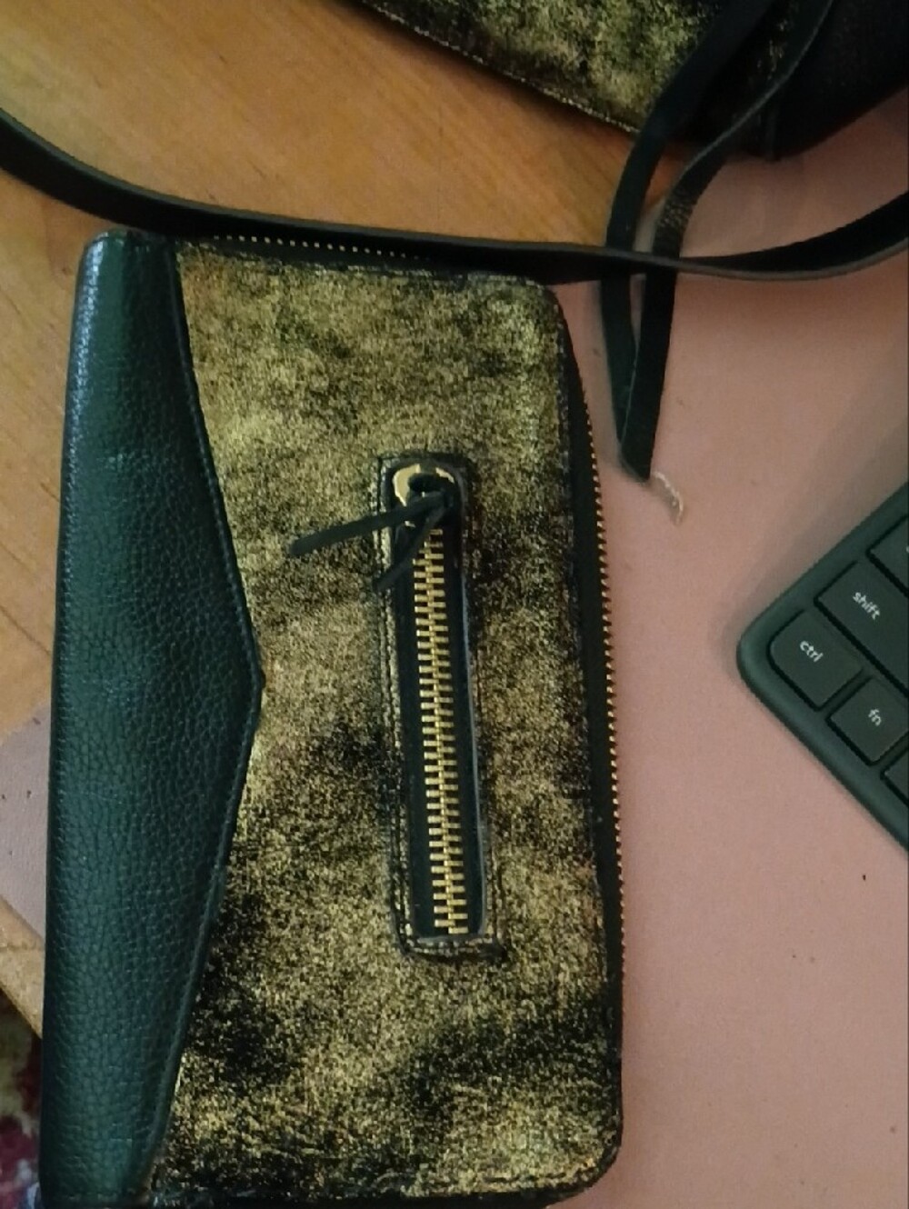 *NEW PRICE*Aimee Kestenberg Black and Gold Metallic Accent Satchel with Wristlet - Picture 2 of 13
